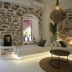 Axilleion Boutique