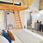 Axilleion Boutique Гостевой дом 3*