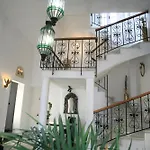 Axilleion Boutique Konukevi 3*